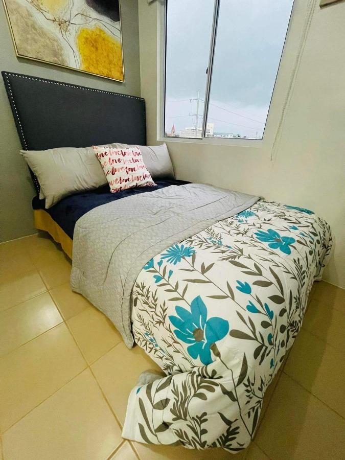 Lovely 2 bedroom condo unit Iloilo Esterno foto